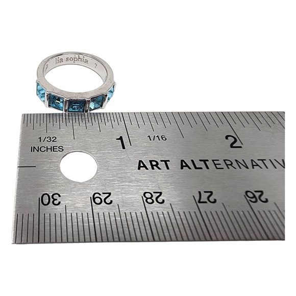 Lia Sophia Cold Front Silver /Blue Crystals Ring (Size 7) - Picture 8 of 8
